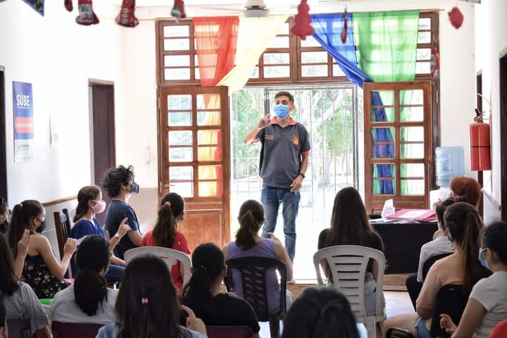  Barranqueras: El curso de lengua de señas Argentinas ya es un éxito 
