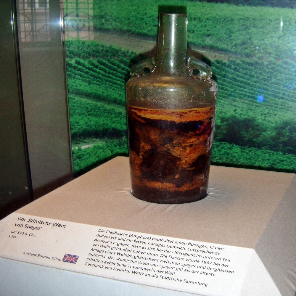 La botella de vino que nadie se atreve a abrir: tiene 1.700 años de antigüedad