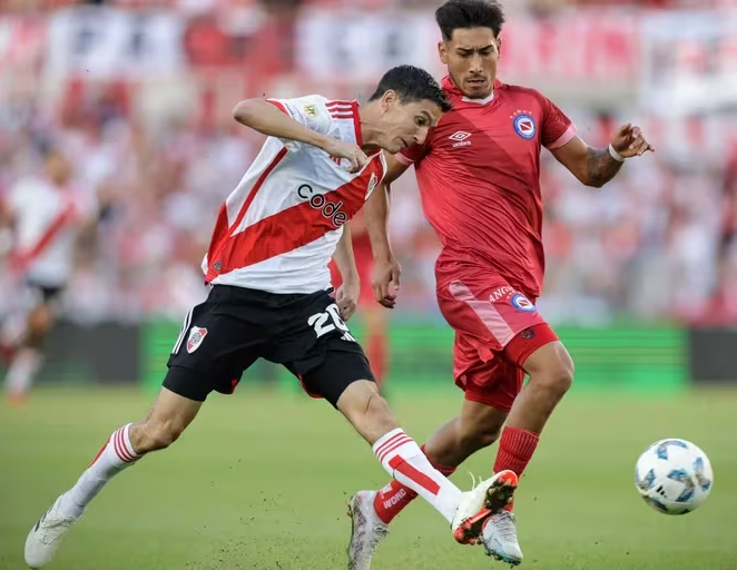 River Plate no pudo sostener la ventaja e igualó 1-1 ante Argentinos