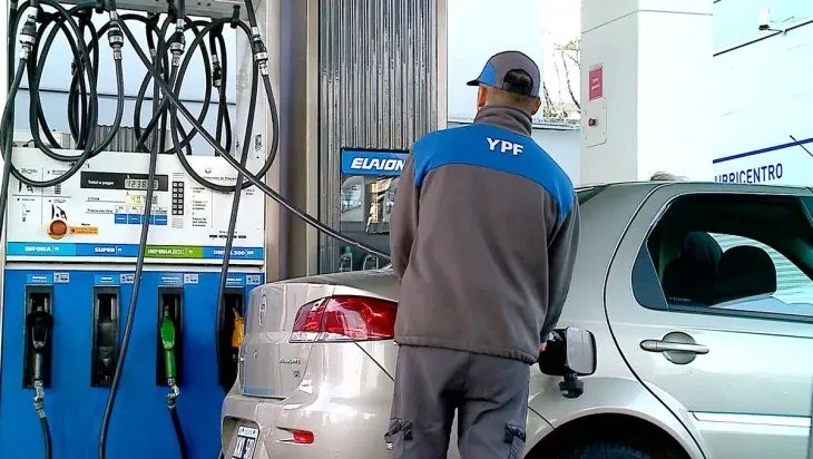 Febrero llega con todo: un nuevo incremento de combustible podría ser de un 9% y hasta un 11%