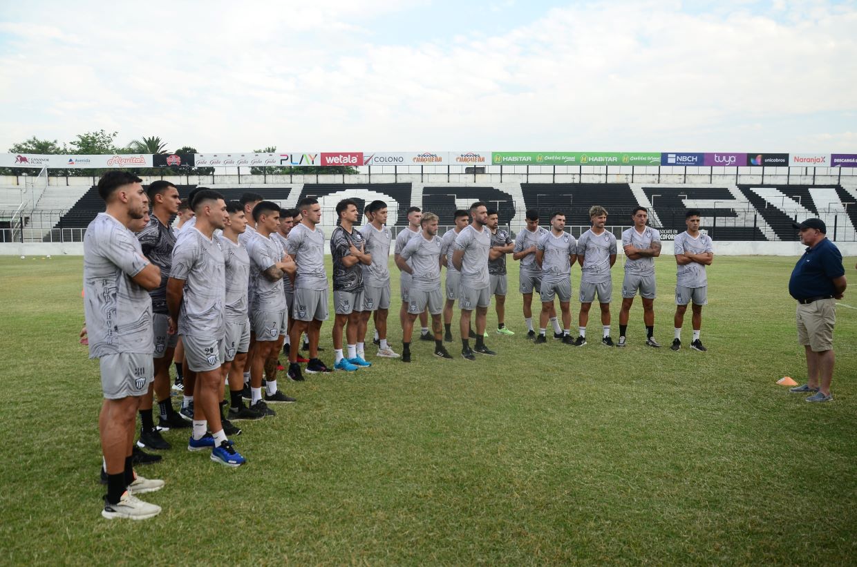 For Ever puso primera y comenzó la pretemporada