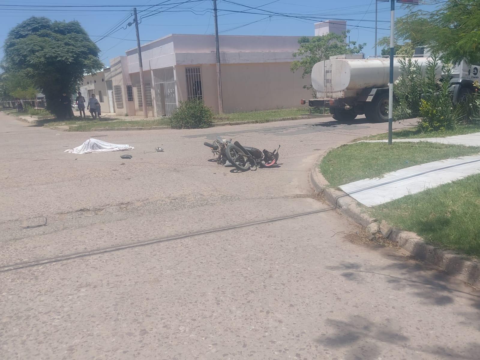   Charata: un joven muere al chocar su moto contra un camión municipal