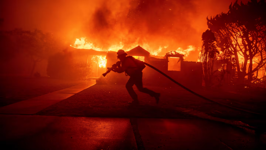 Incendios en California: hay cinco muertos y más de 155.000 personas fueron evacuadas