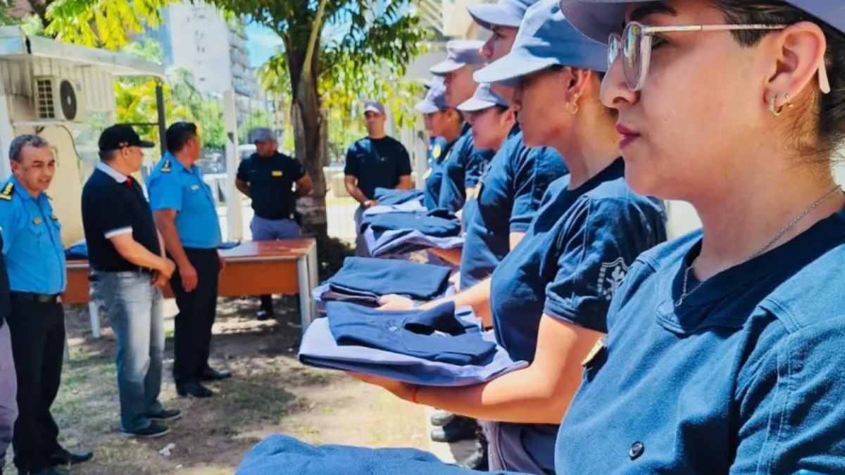 El Gobierno entregó nuevos uniformes para la Policía del Chaco