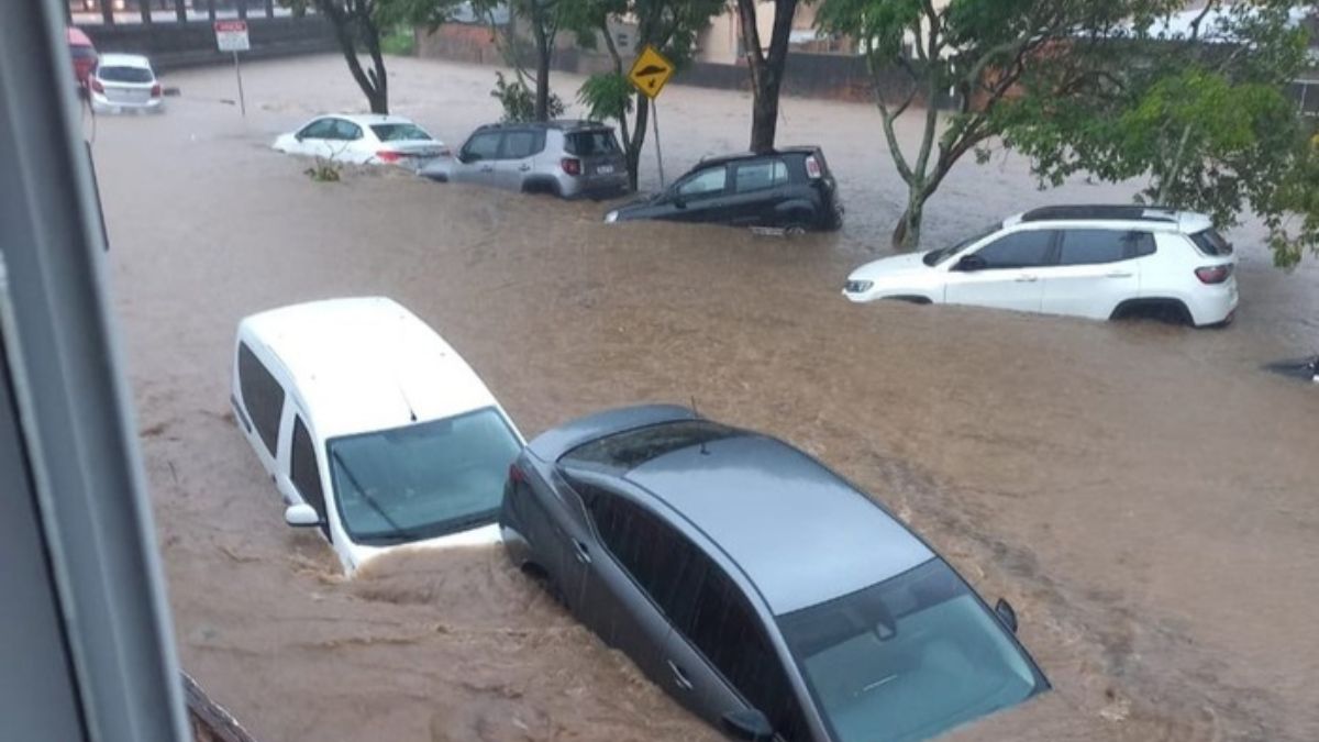 Brasil: intensas lluvias provocaron inundaciones en Camboriú y Florianópolis