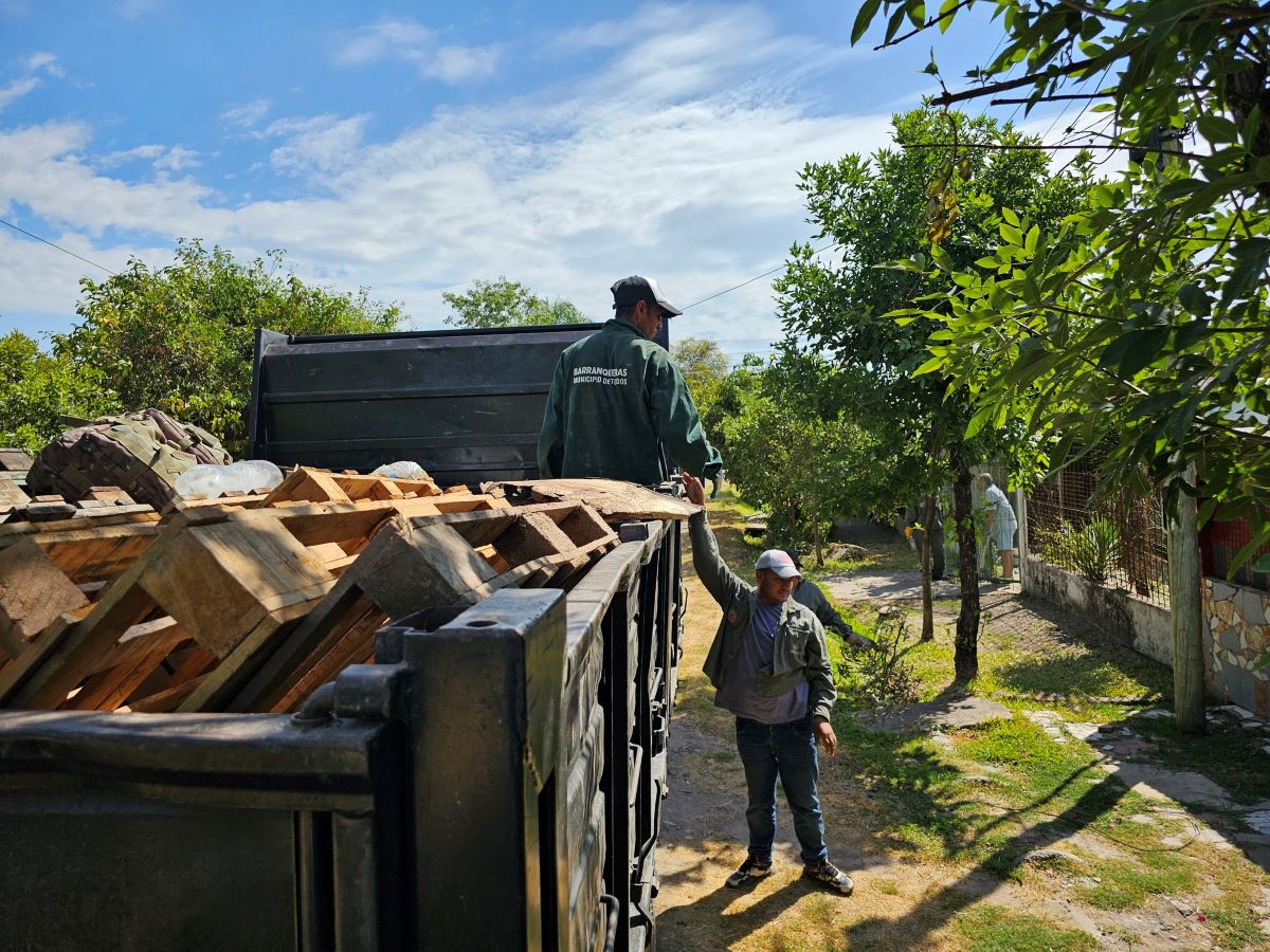 Municipalidad de Barranqueras: descacharrado en el barrio La Toma