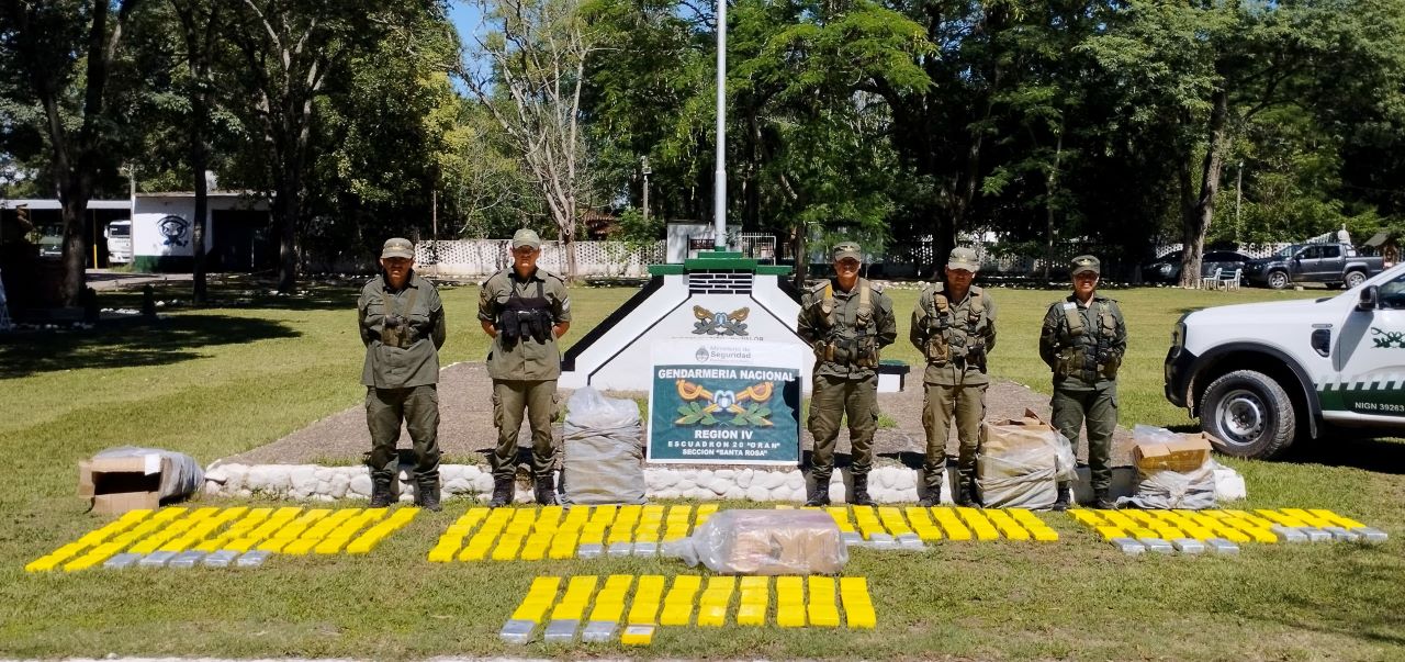 Mientras se analiza el cerco con Bolivia, secuestran 200 kilos de cocaína en la frontera