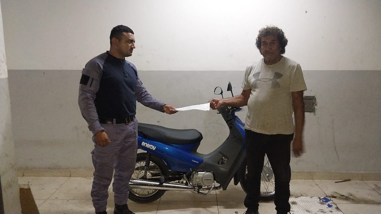 Con amigos así: le prestó la moto y nunca se la devolvió hasta que tuvo que intervenir la policía