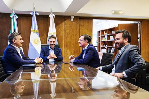 El gobernador Zdero firmó convenios con el CFI para impulsar desarrollo de mujeres y acceso al agua