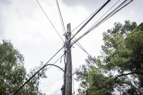 Tragedia en Villa Río Bermejito: un hombre murió electrocutado al tocar cables del tendido público