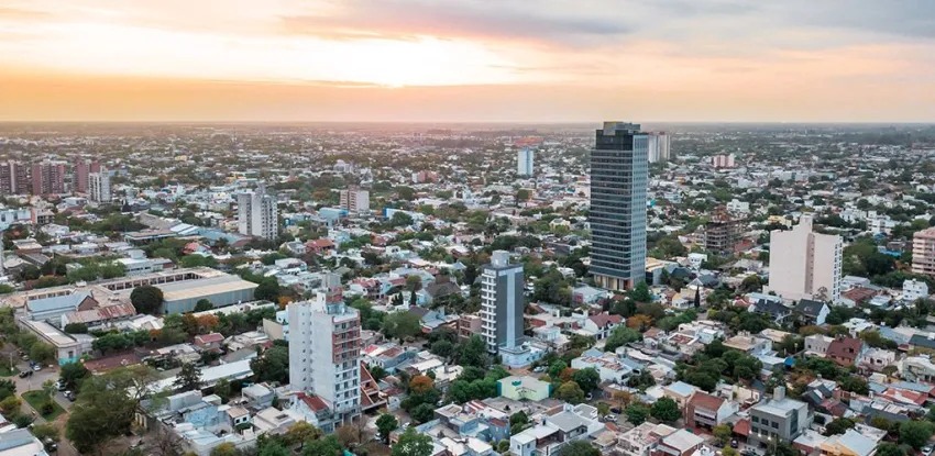 Viernes muy caluroso otra vez con advertencia por tormentas 