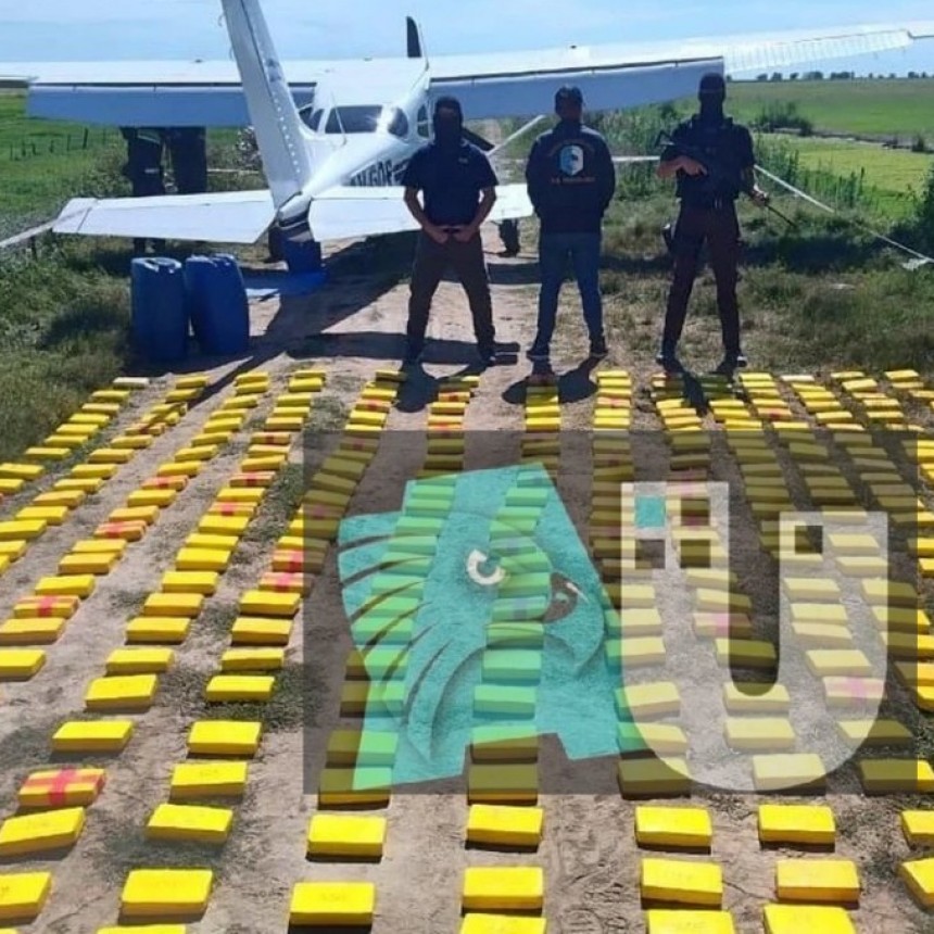 Decomisaron 359 kilos de cocaína de un avión que aterrizó en Entre Ríos