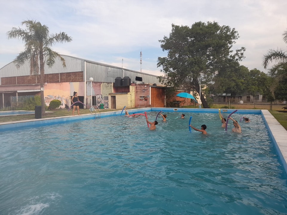  Municipalidad de Cote Lai: iniciaron las clases de aquagym