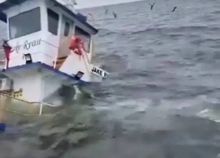 Un remolcador paraguayo se hundió en inmediaciones de la Represa Yacyretá