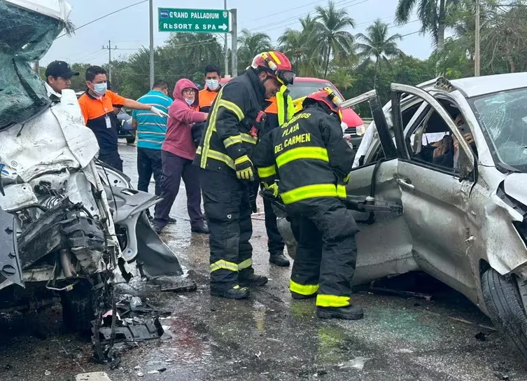 Cinco argentinos muertos en un accidente de tránsito 