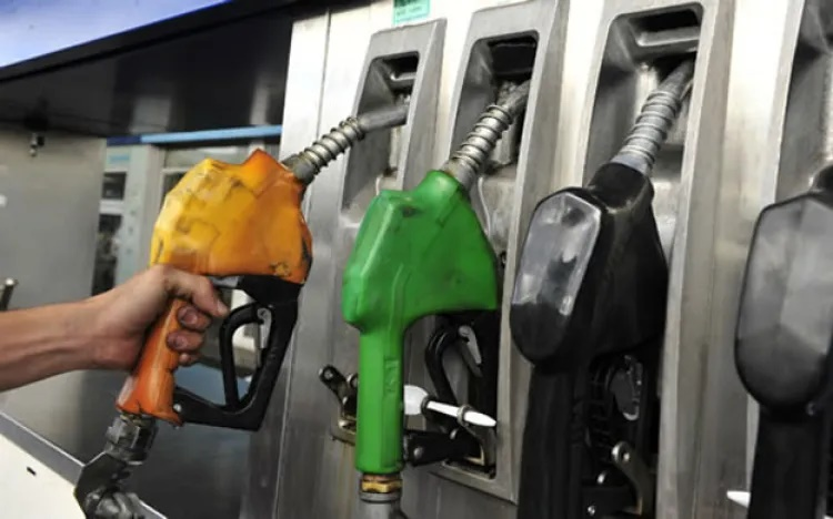 Esta semana aumenta al menos 3% los precios de los combustibles