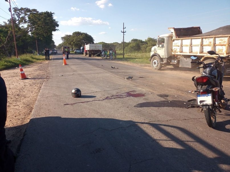 Choque entre un camión y una moto deja un muerto en Paso de la Patria