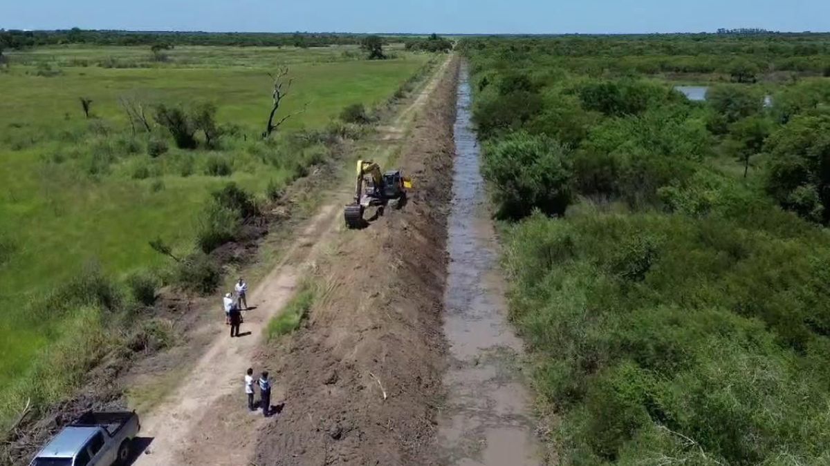 Riacho Arazá y Canal Aeropuerto: el Gobierno avanza en el mantenimiento de drenajes pluviales