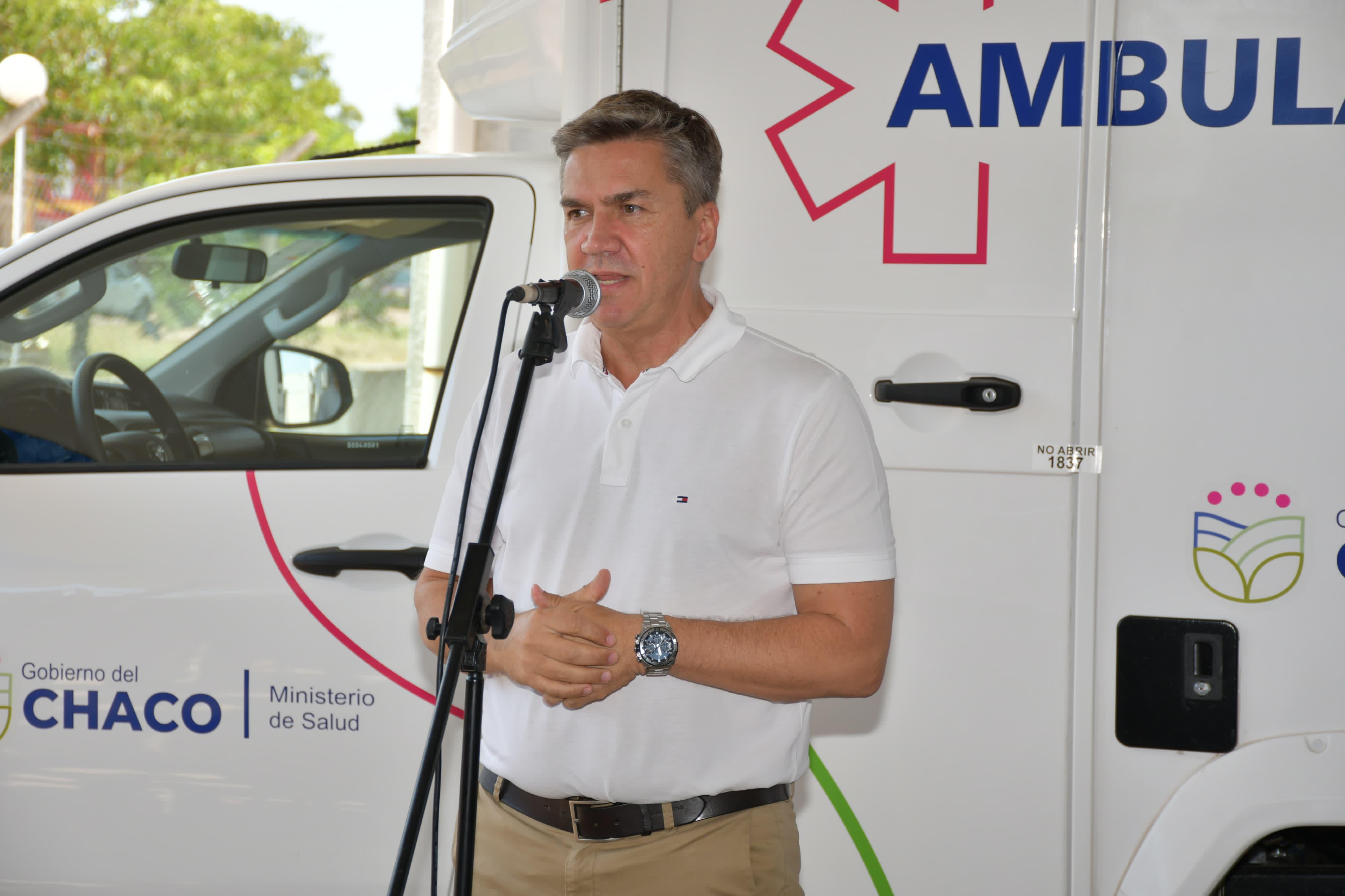 Ambulancia y equipamiento para el hospital de Tres Isletas