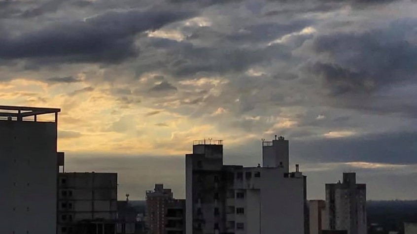 Aunque persiste la alerta roja por calor, hoy sería el día en que llega el alivio