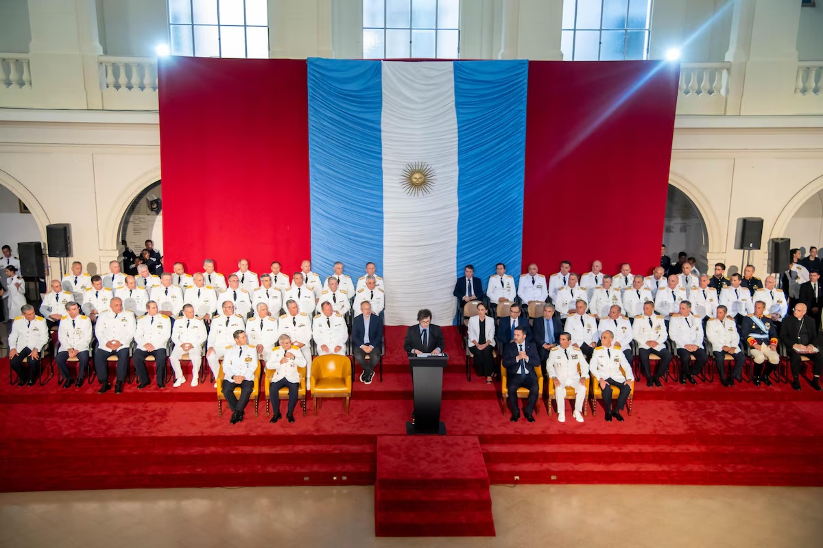 Milei pidió al Senado dar curso a ascensos de militares, frenados por ser familiares de condenados por los 70