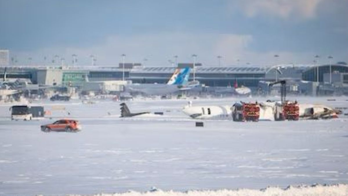 Toronto: un avión volcó durante el aterrizaje y hubo 17 heridos