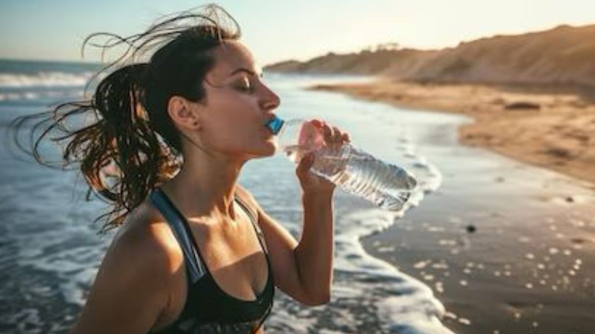 ¿Tomar 2 litros de agua por día alcanza para no deshidratarse? Qué dice la ciencia