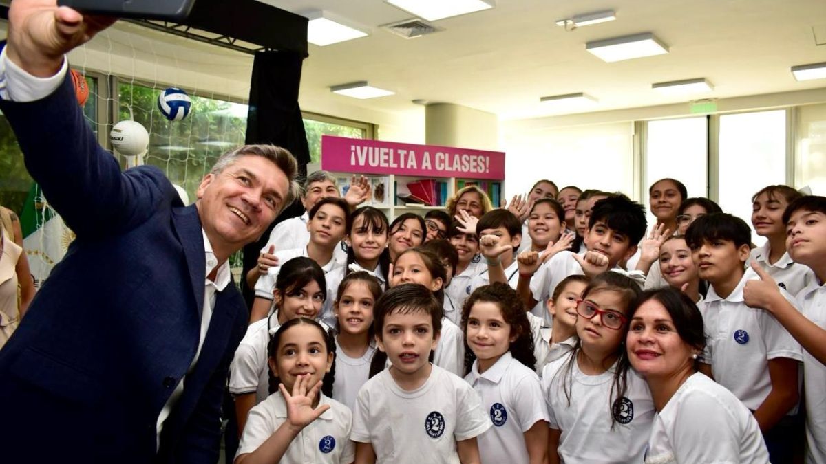 Vuelta a clases: Zdero anunció entrega de elementos deportivos e insumos para todas las escuelas chaqueñas