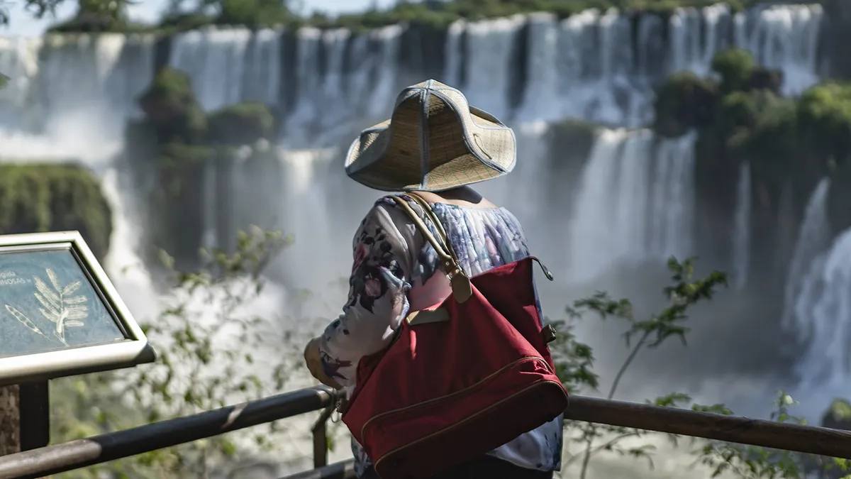 Fuerte caída del turismo en Argentina: 5,5 millones de viajeros menos en 2025