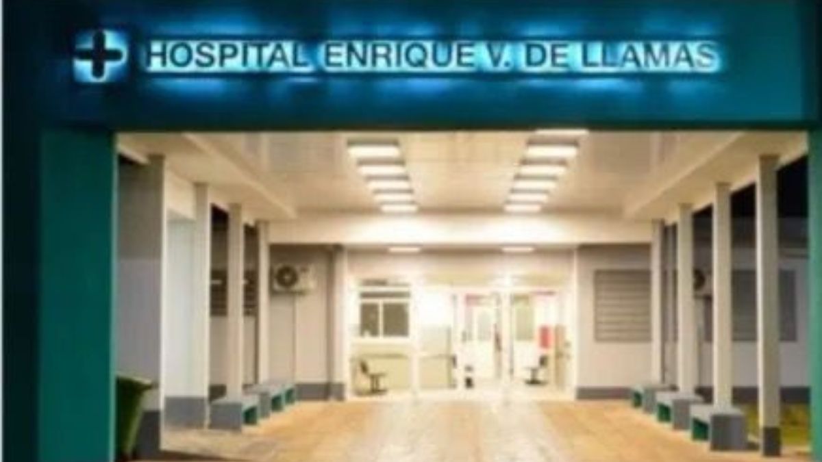 Un joven estaba con su novia, cuando fue apuñalado por su expareja