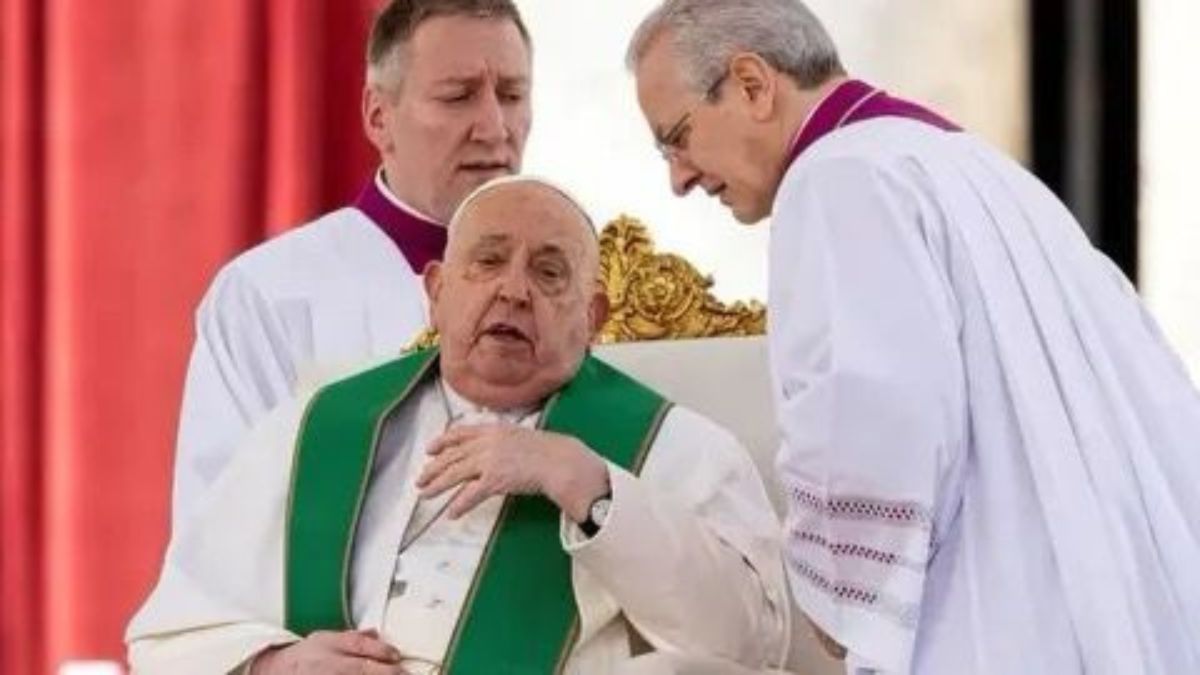 Internaron al Papa Francisco por una persistente bronquitis