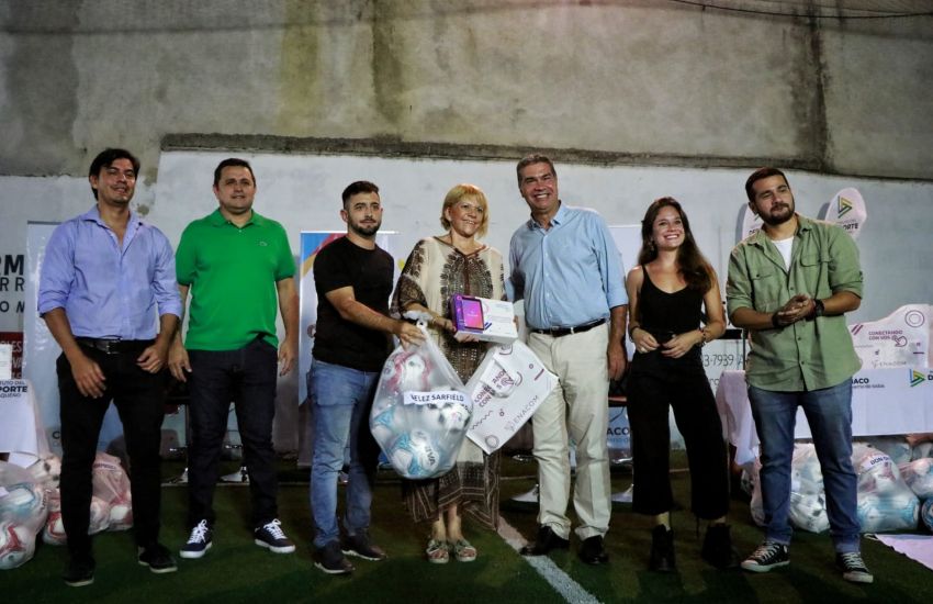 El gobernador Capitanich entregó equipamiento a los 58 clubes que integran la Liga Chaqueña de Fútbol