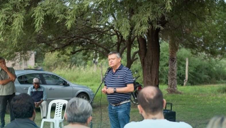 Oscar D. Peppo se reunió con vecinos de Colonia Pastoril, quienes le agradecieron las obras durante su gestión
