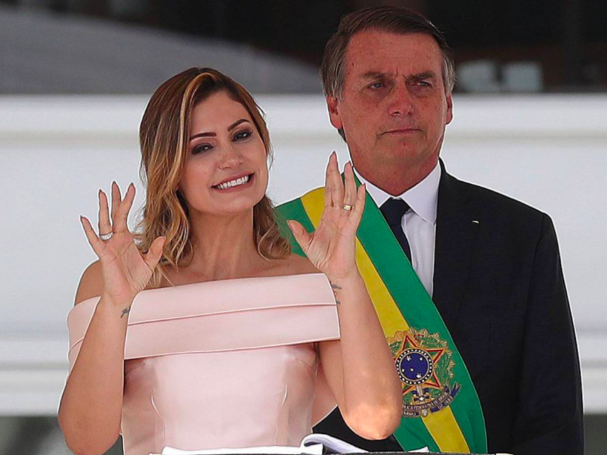 Bolsonaro descarta que su esposa sea candidata en las presidenciales de Brasil