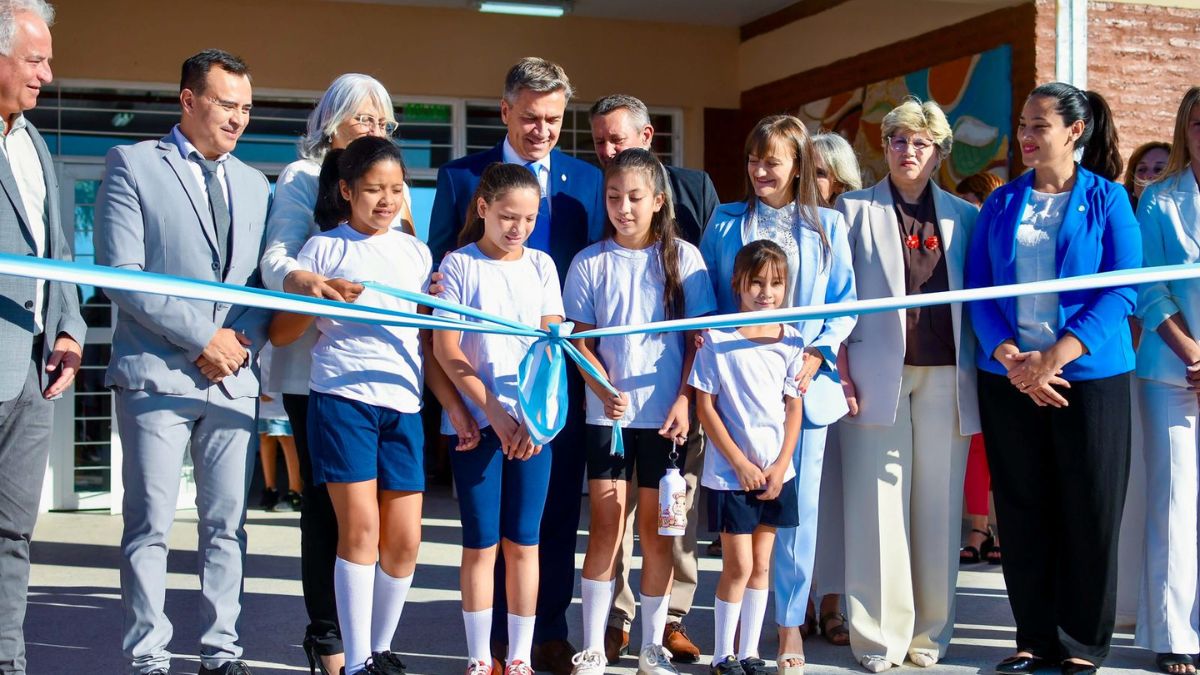 En el inicio del ciclo lectivo del Nivel Primario, Zdero inauguró el edificio de la Escuela 1027 de Charata