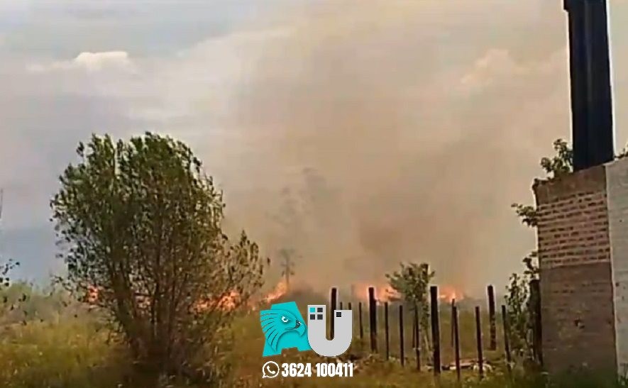 Preocupación en dos barrios privados por un incendio en pastizales 