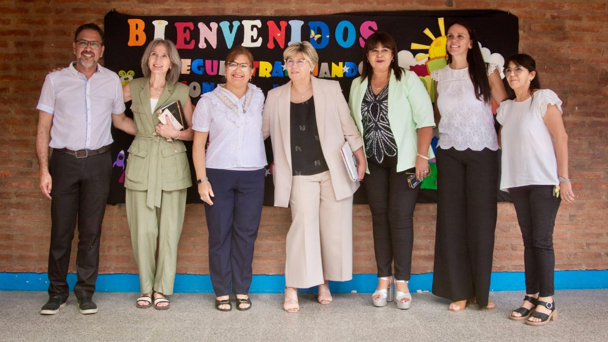 Ciclo Lectivo 2025: la ministra de Educación visitó escuelas del Gran Resistencia