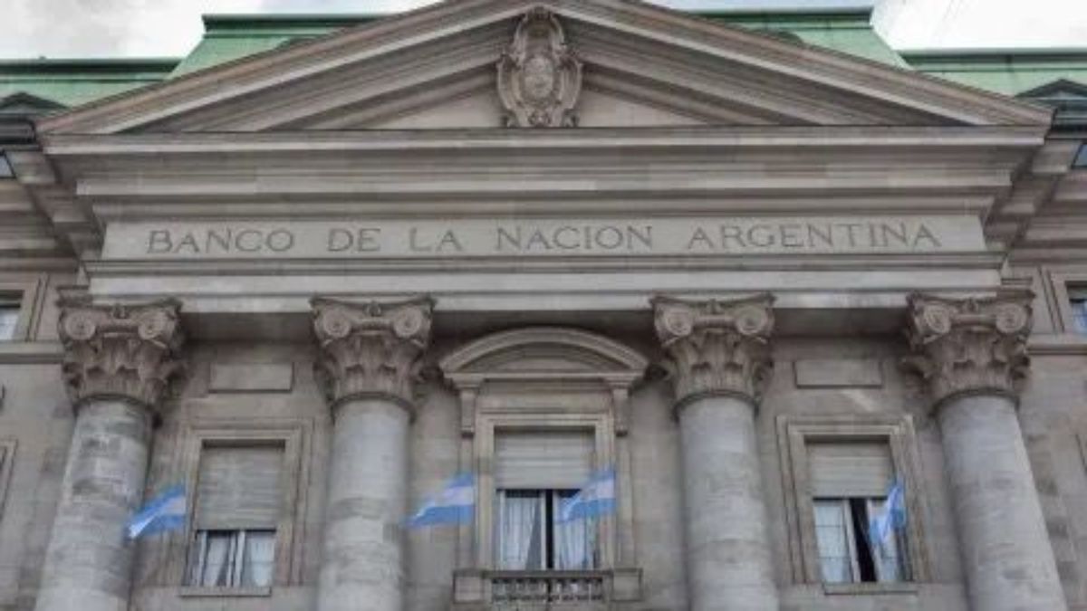 La Justicia suspendió por seis meses el decreto que convertía al Banco Nación en sociedad anónima