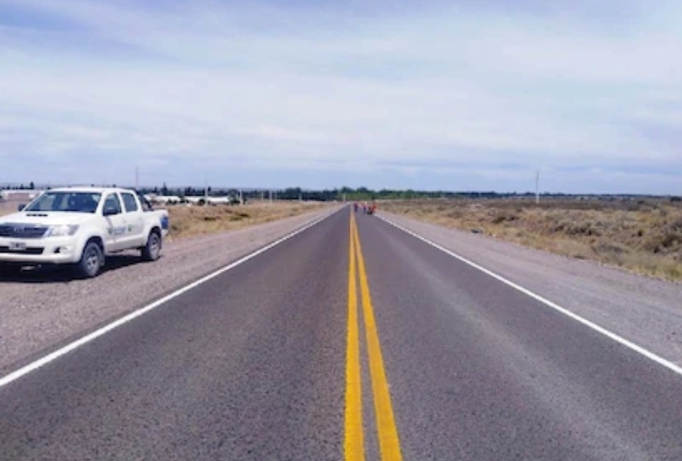 Un nene de 4 años murió al caer de una camioneta en marcha y su hermana sufrió una herida de gravedad