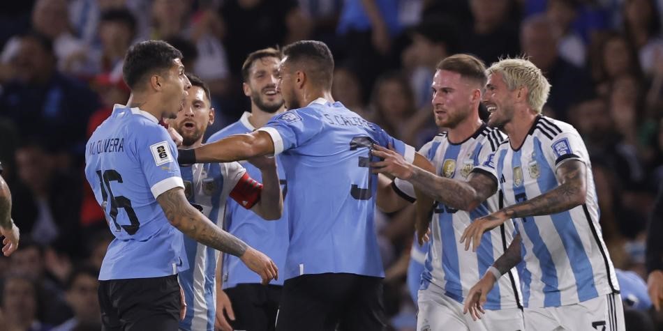 Sin Messi ni Lautaro, Argentina quiere pisar fuerte en Uruguay