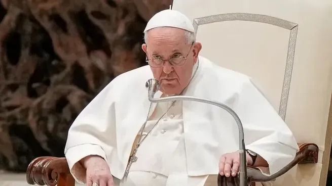 La Salud del Papa Francisco: estable, pasó bien la noche, pero su pronóstico sigue siendo reservado