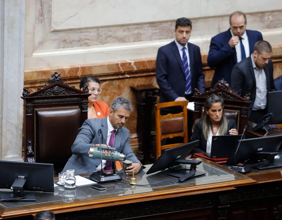 El Gobierno tiene los votos para aprobar en Diputados el DNU por la deuda con el Fondo