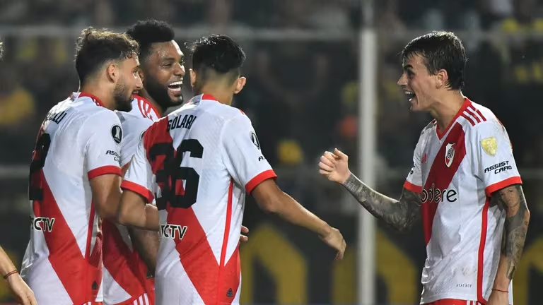 River logró un triunfo agónico ante Rosario Central y quedó a un paso de clasificar en la Copa de la Liga