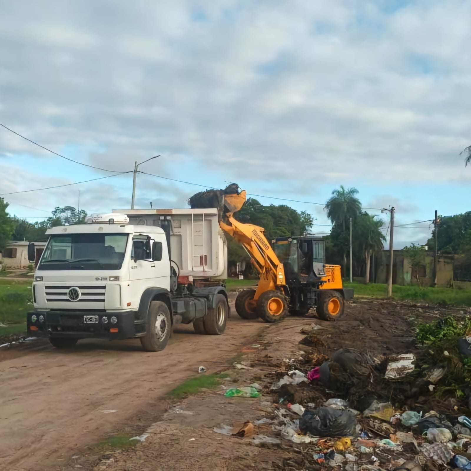 Barranqueras: ejecutan operativos de limpieza  y prevención ante el pronóstico de lluvia