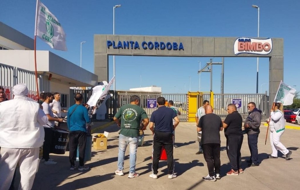 Córdoba: denuncian despidos masivos en una planta de Bimbo