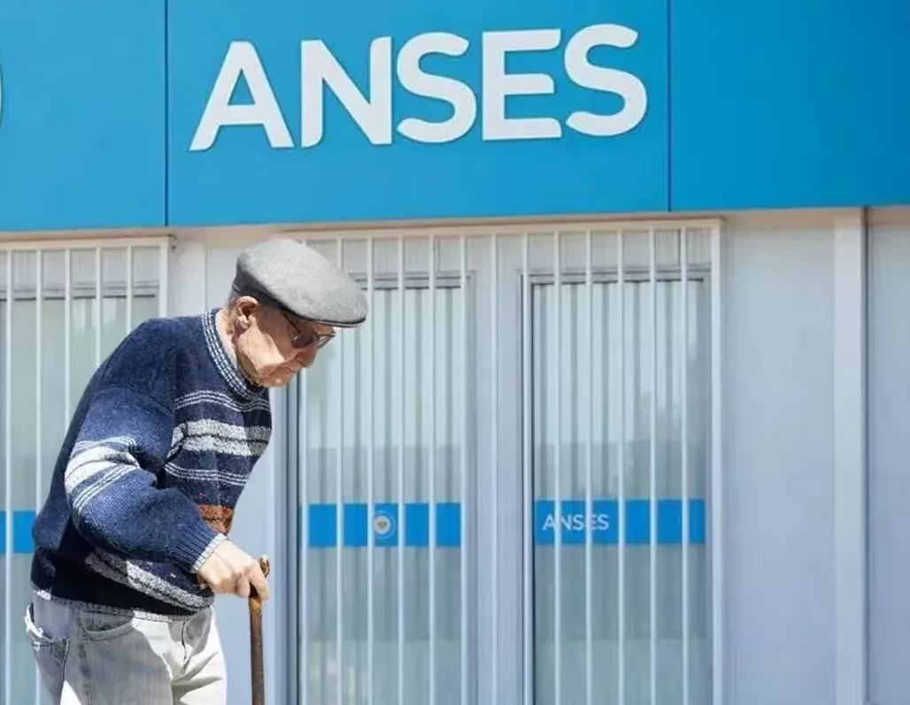 La ANSES oficializó los montos de las jubilaciones y pensiones en mayo: la mínima pasa a $190.141 y la máxima en $1.279.000. 