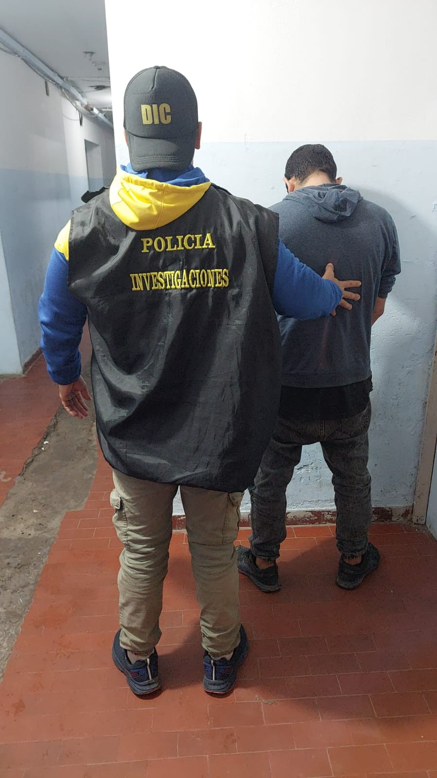 Tres detenidos con armas limadas: uno de ellos tenía pedido de captura