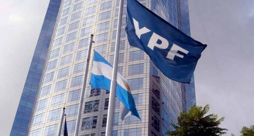 Denuncian que el directorio de YPF se aumentó el sueldo a $70 millones