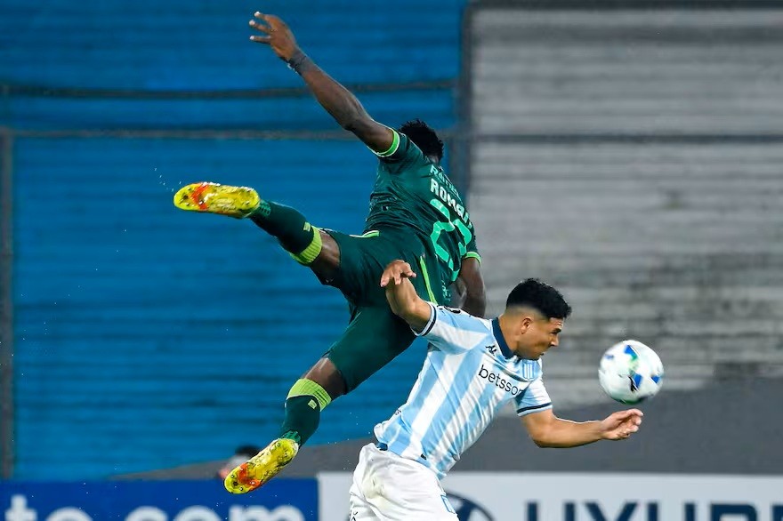 Copa Libertadores: Racing perdió 2 a 1 contra Bucaramanga