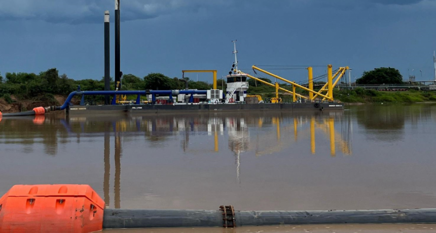 Riacho Barranqueras: equipos técnicos de APA supervisaron tareas de dragado